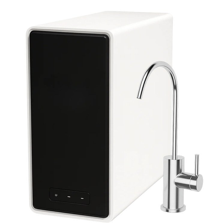 Compact tankless reverse osmosis system
